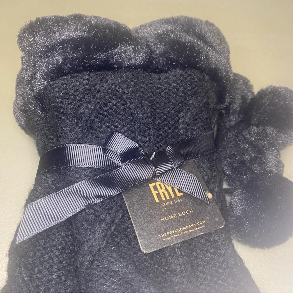NWT FRYE Cable Knit Boots/Home Socks Fur Pom Pom - One Size